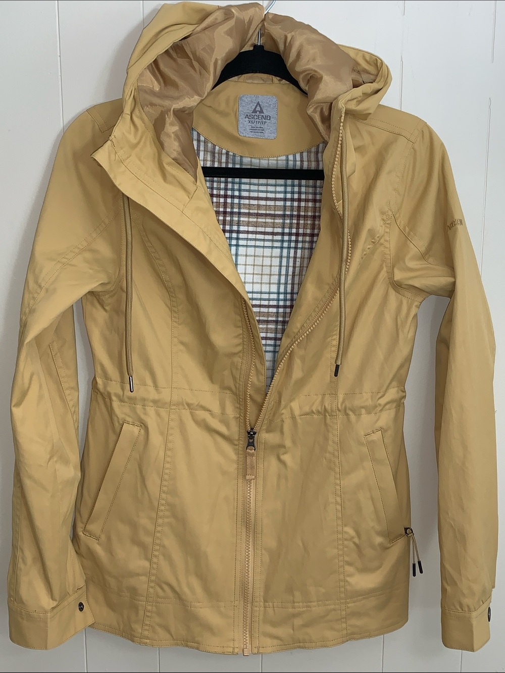 Ascend Lightweight Hooded Utility Rain Jacket in Goldenrod